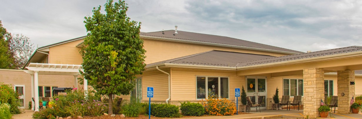 the-views-of-cedar-rapids---ridgeview-assisted-living-image-1