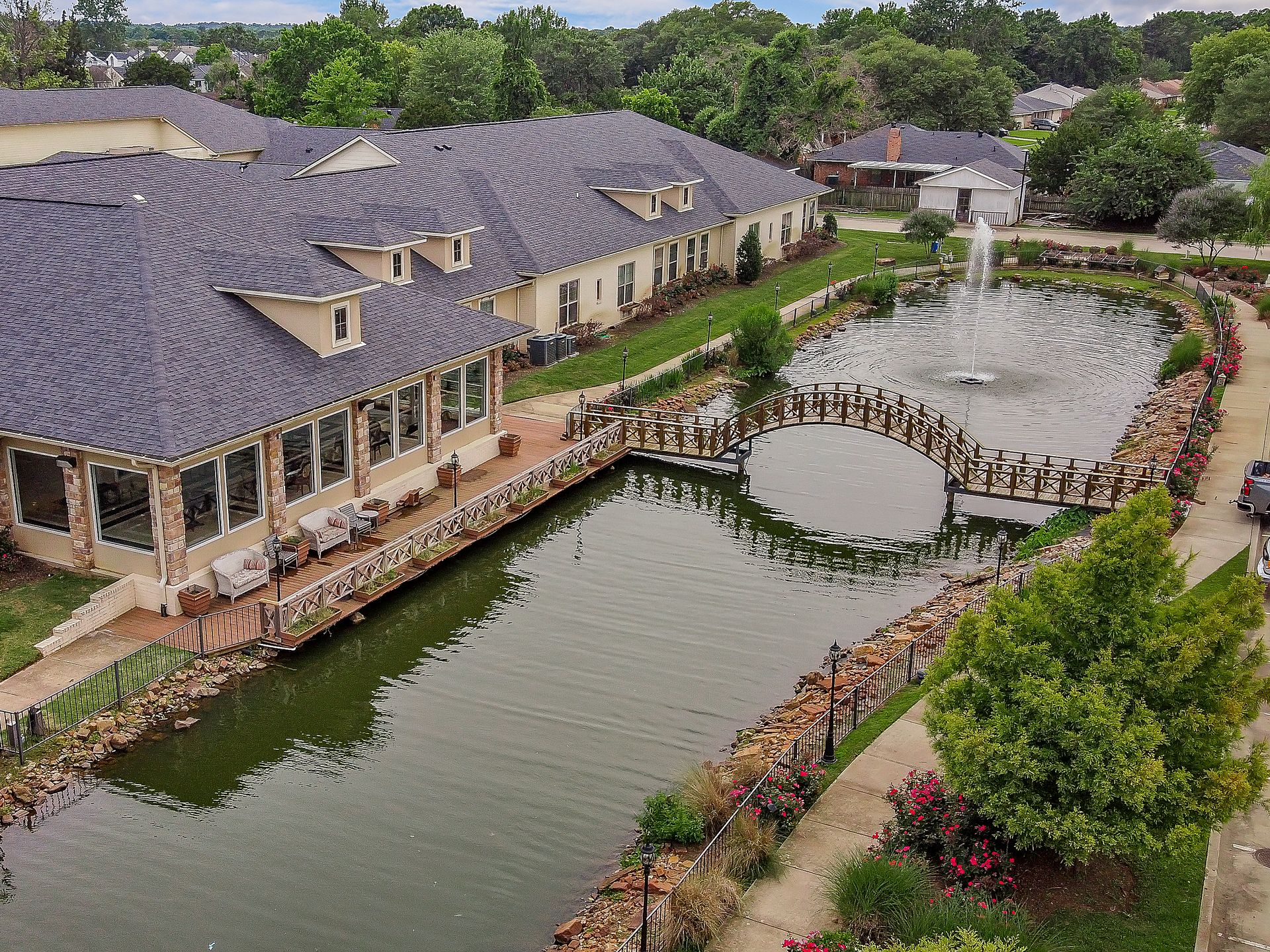 The Chateaus at Montclair Senior Memory Care in Shreveport, LA exterior