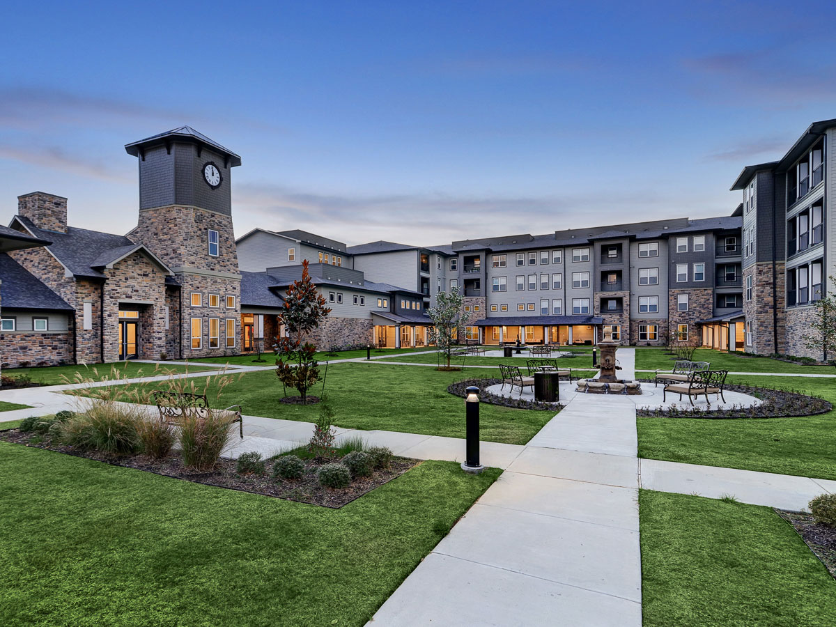 Outdoor space at Pinnacle Grove Senior Living 